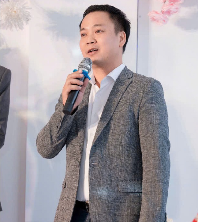 	Về Chúng Tôi