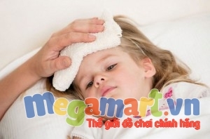 Làm gì khi trẻ bị say nắng?