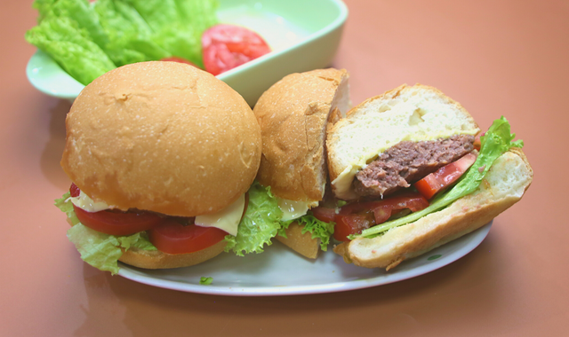[SNL] Bánh Hamburger vị bò phô mai