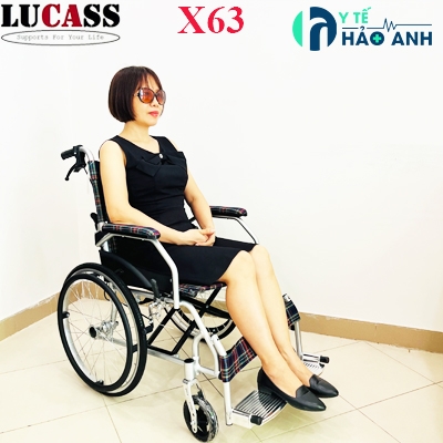xe lăn gọn nhẹ du lịch lucass x63 người ngồi mẫu