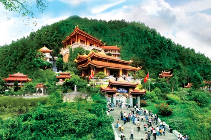 ĐỀN QUỐC MẪU TÂY THIÊN LÀ NƠI THỜ PHỤNG LINH THIÊNG BẬC NHẤT KHU VỰC