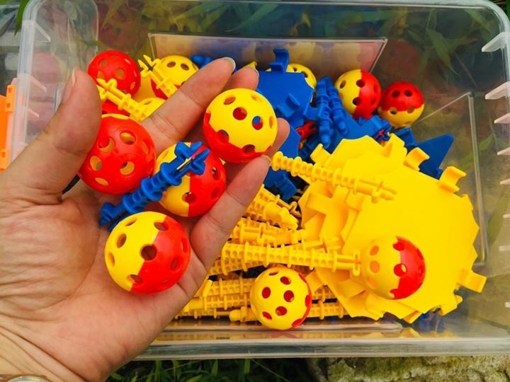 Space building set 160 pcs đồ chơi STEM 2019 Sách tiếng Anh cho bé