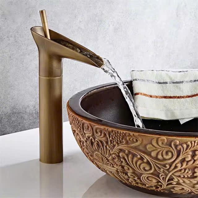 VÒI ĐỒNG CỔ KIỂU THÁC NƯỚC  5021