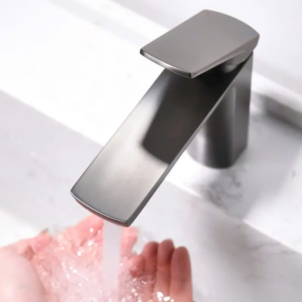 Vòi chậu màu đen V651 CLEANMAX