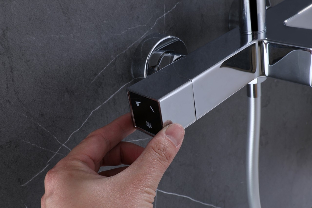 SEN CÂY TẮM ĐỨNG BÁO NHIỆT ĐỘ - G63 CLEANMAX