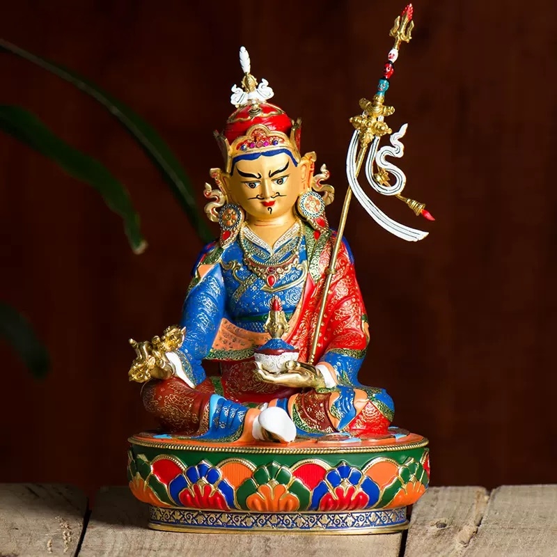 Tôn tượng Ngài Liên Hoa Sinh