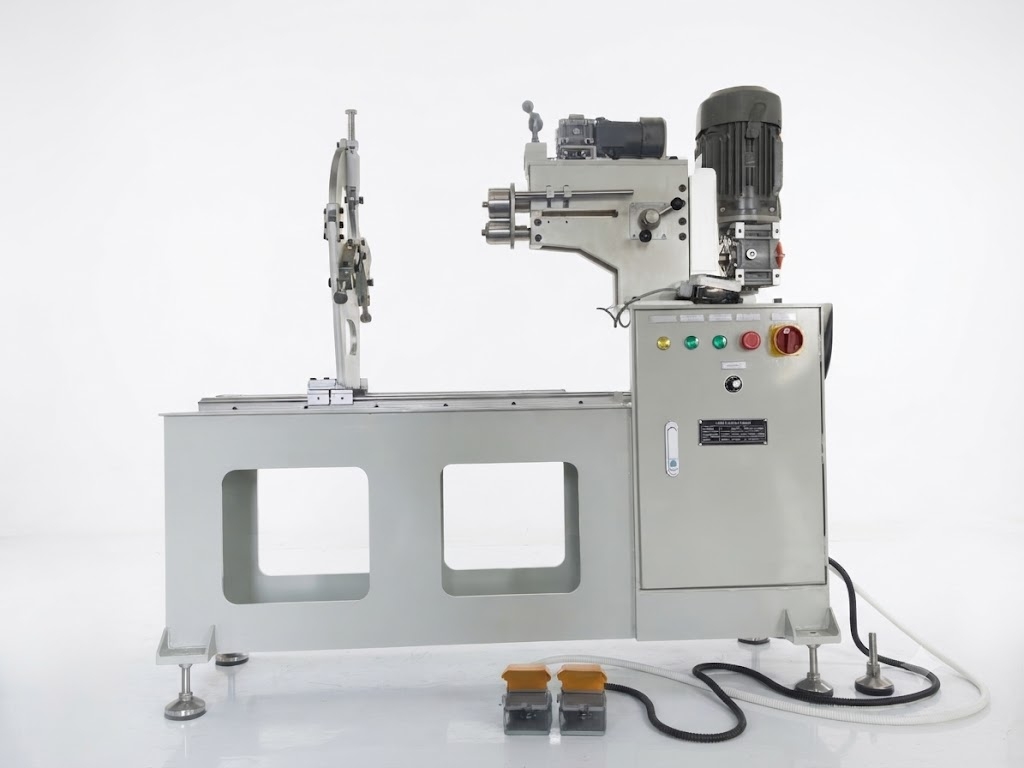 Máy là miệng ống thép