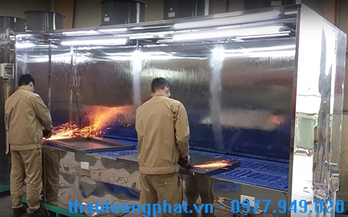 Buồng dập bụi công nghiệp.