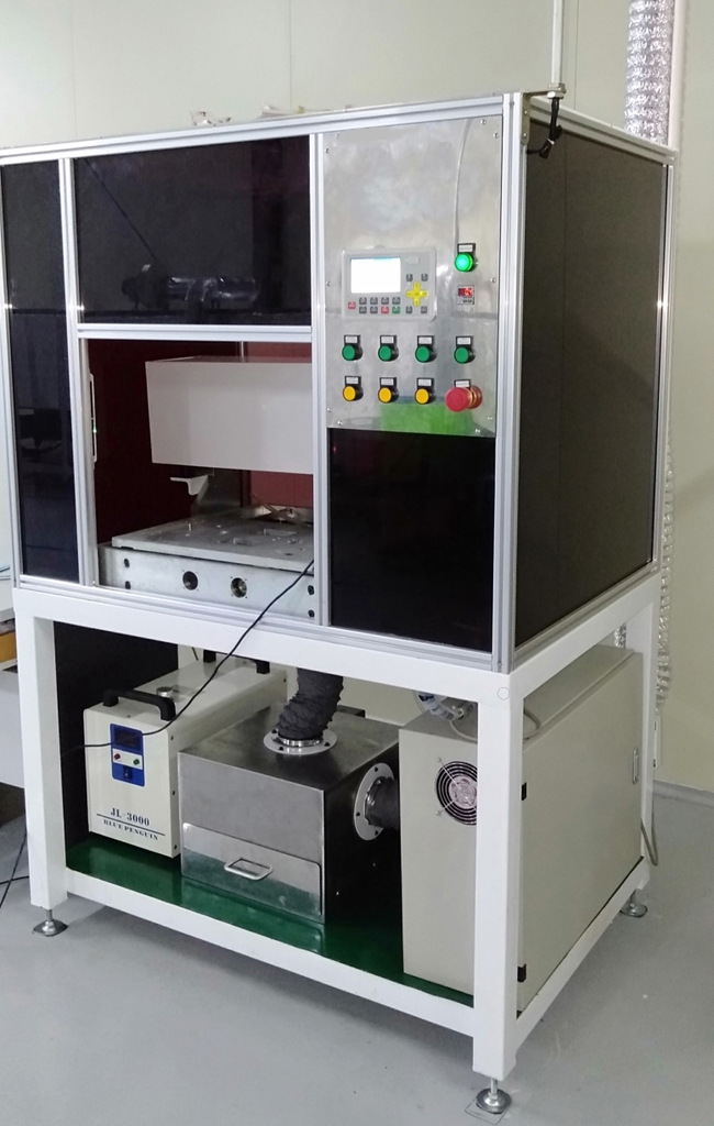 Máy cắt Laser điều khiển tự động CNC.