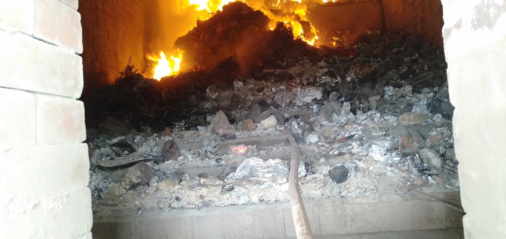 Thiết bị lò đốt rác sinh hoạt.