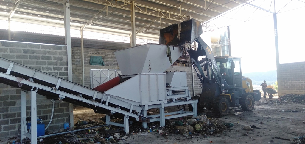 Thiết bị lò đốt rác sinh hoạt.