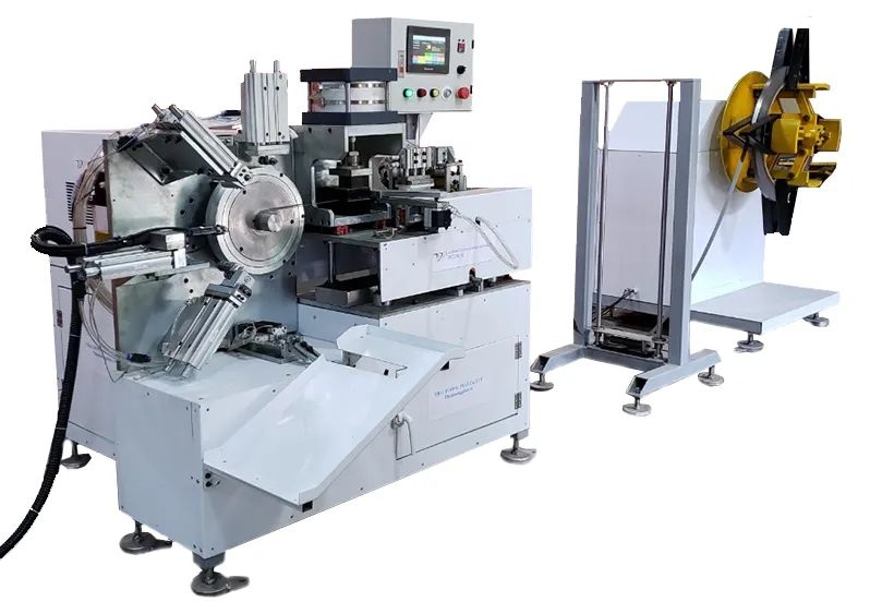 Máy cuốn lõi từ tự động.