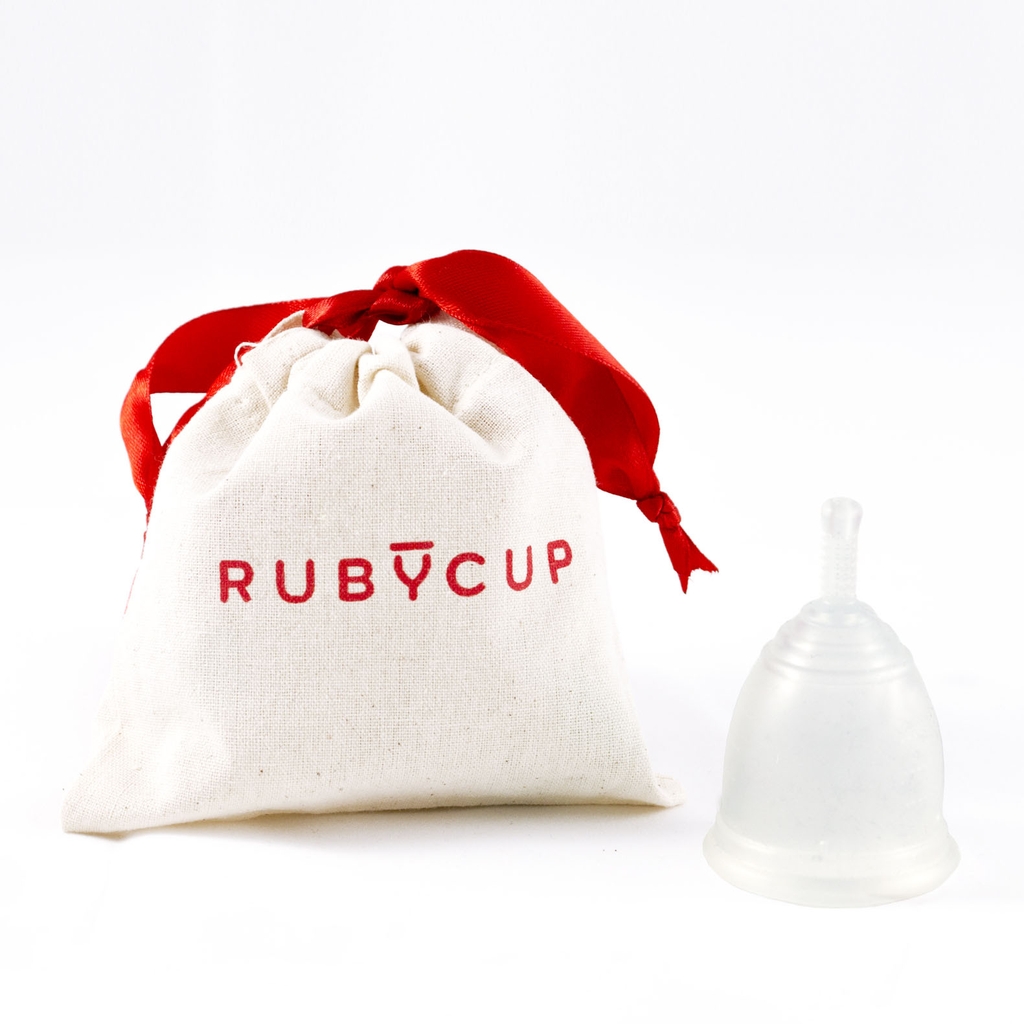 Cốc nguyệt san Ruby cup cao cấp, màu Trong suốt - Hàng nhập khẩu - Thương hiệu số 1 tại Anh (UK)