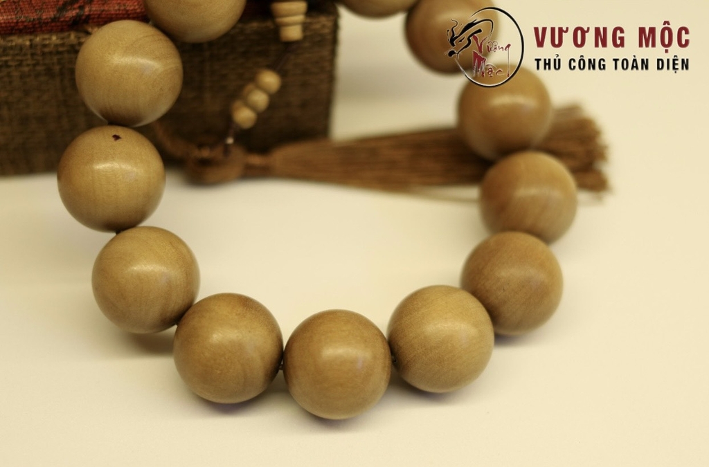 Vòng tay gỗ đàn hương ấn độ 20mm - 12 hạt trên 100 năm tuổi