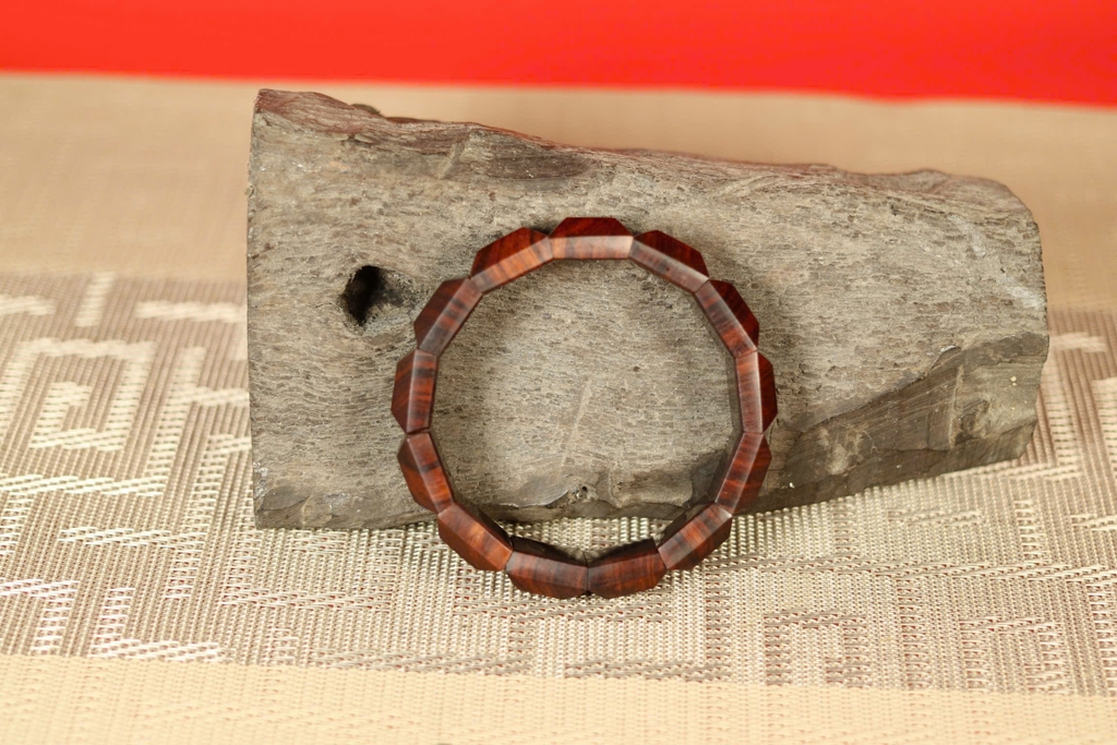 VÒNG TAY GỖ TỬ ĐÀN LÁ NHỎ ẤN ĐỘ – BẢN DẸT LÁCH VUÔNG 16MM