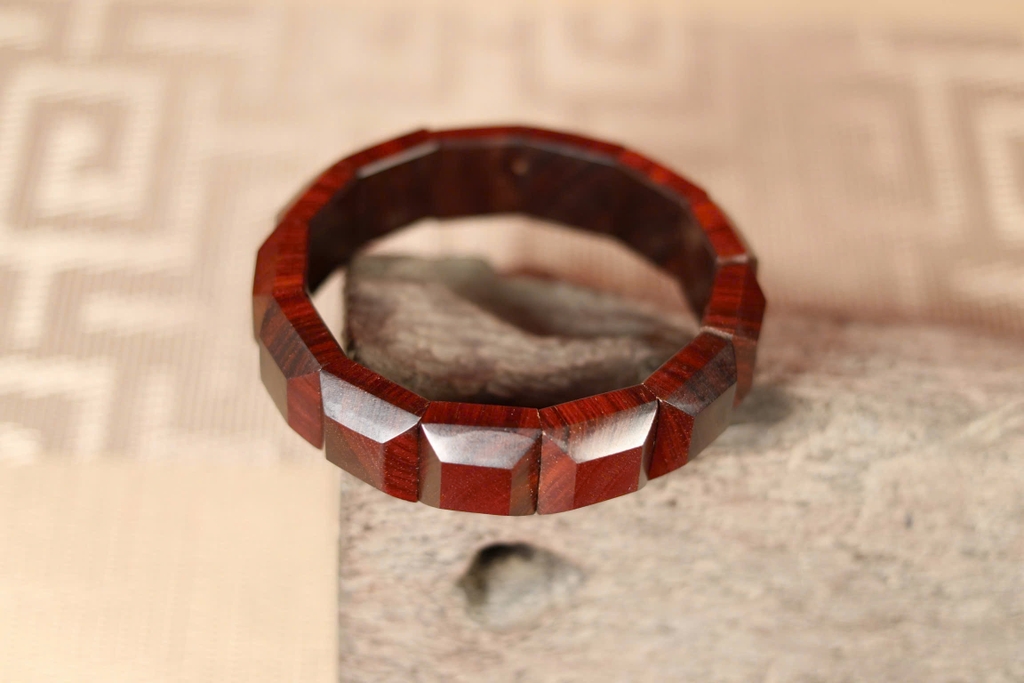 VÒNG TAY GỖ TỬ ĐÀN LÁ NHỎ ẤN ĐỘ – BẢN DẸT LÁCH VUÔNG 16MM