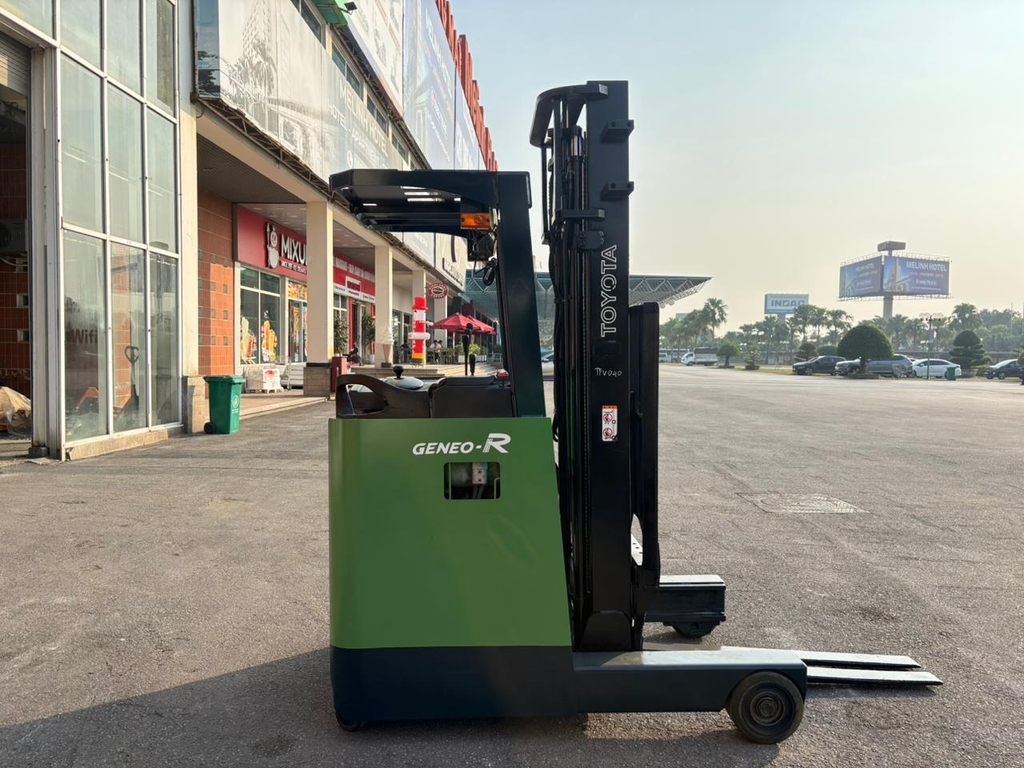 Xe nâng điện Toyota 7FBR15, tải trọng 1,5 tấn, chiều cao nâng tối đa 3000mm, sản xuất năm 2012, số khung 7FBR15-37547, model 7FBR15