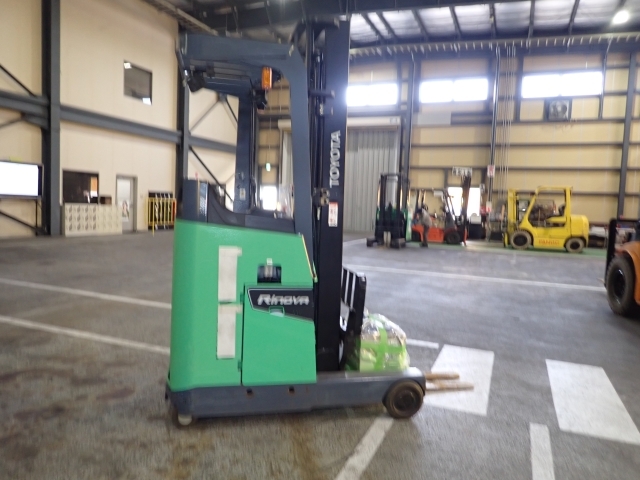 Xe nâng điện cũ reachtruck 1.4 tấn Toyota 8FBR14, chiều cao nâng 4m. Sx 2021