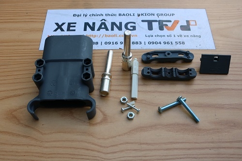 Giắc kết nối ắc quy xe nâng 320A cổng đực, hàng mới 100%. Mã P.00340