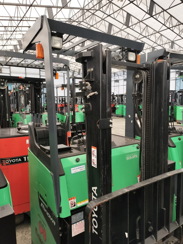 Xe nâng Reach Truck cũ 8FBR15 - H2500759_8FBR15-8FBR15-21650