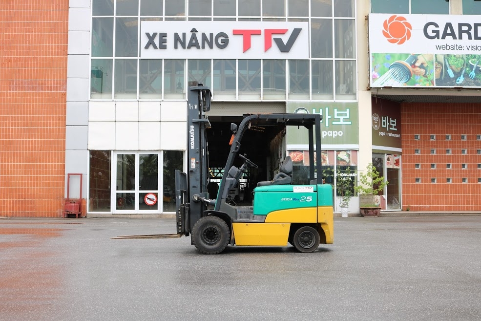 Xe nâng điện cũ Komatsu 2.5 tấn FB25EX-11