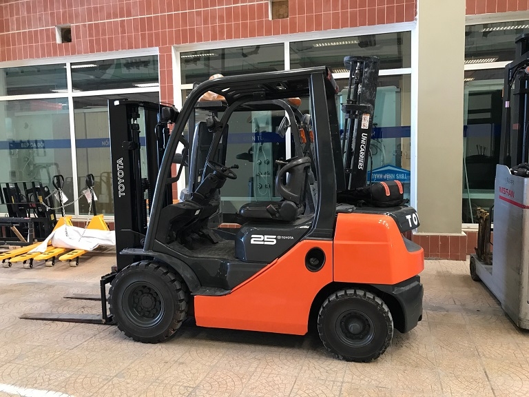 Forklift trucks for Rent in Vietnam