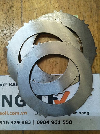 Lá thép dùng cho xe nâng Toyota 7-8FD/FG10~30, đường kính 139mm, 8 răng, hiệu Folangsi, mã 32425-23330-71, hàng mới 100%.