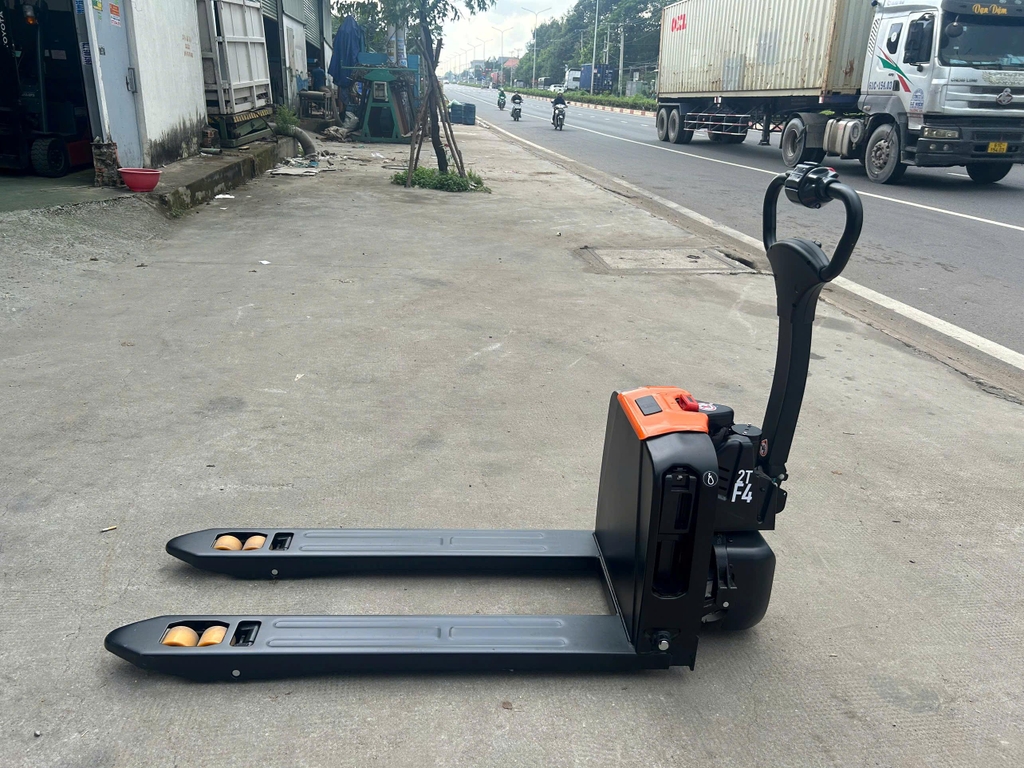 Xe nâng tay điện 2 tấn INTERLIFT F4 201. Sx 2024. Mới 100%. Mã XM.EP20EP001.00740