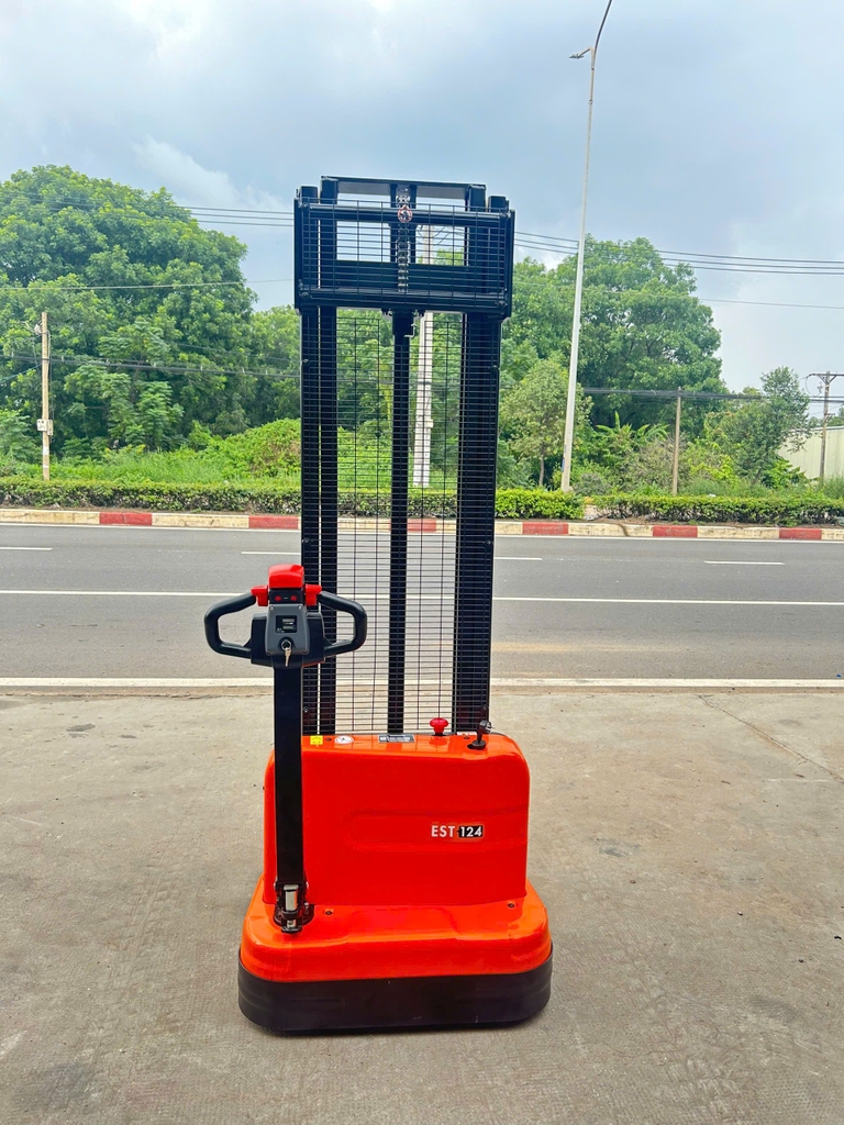 Xe nâng điện stacker 1.2 tấn Interlift EST124. Nâng cao 3.6m. Sx 2024. Mã XM.S12EPS36.00718