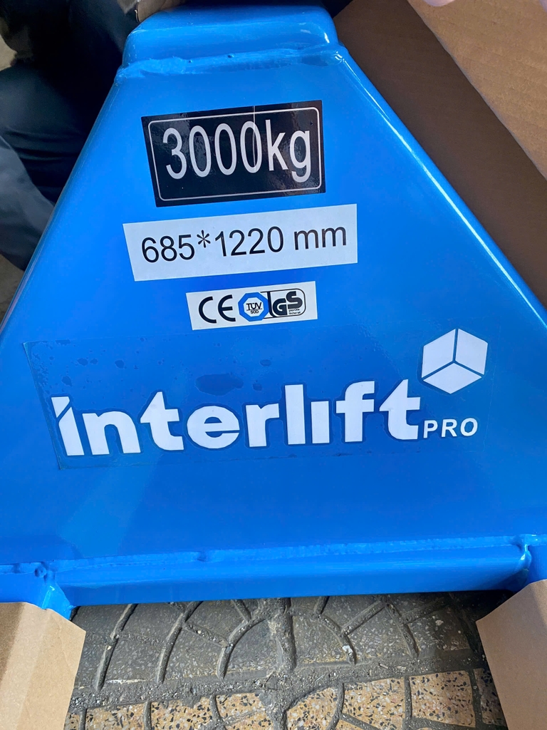 Xe nâng tay 3 tấn giá rẻ hiệu Interlift phiên bản Pro, tiêu chuẩn châu Âu