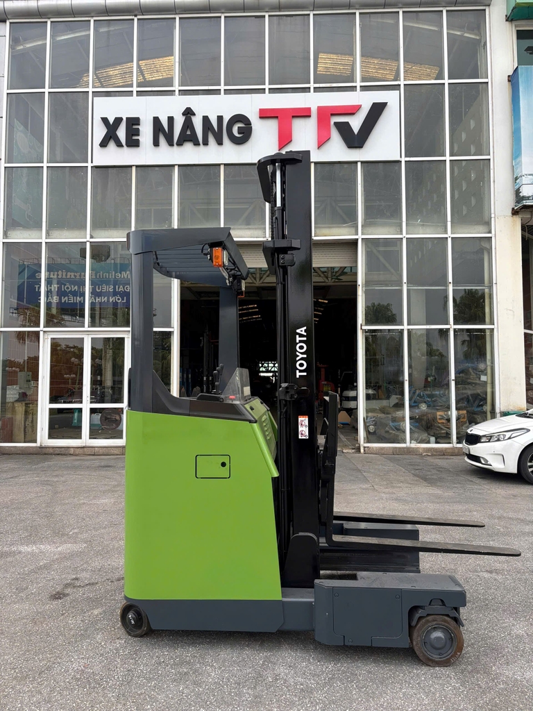 Xe nâng điện cũ đứng lái 2 tấn Toyota 8FBS20, nâng cao 4.5m, sx 2019. Mã XC.R20TOD45.00788