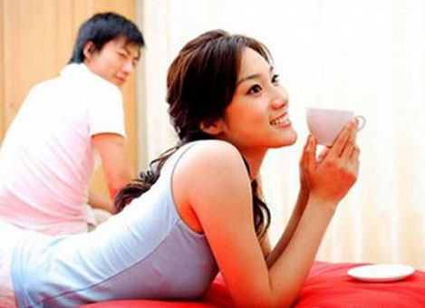 Dở khóc dở cười khi vợ kể súng ống anh hàng xóm