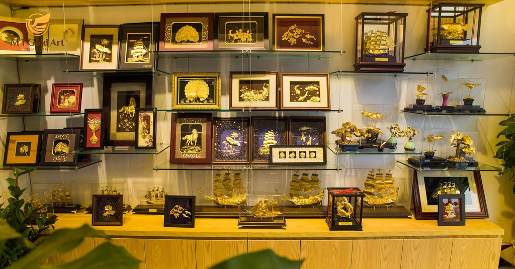 showroom mt gold art