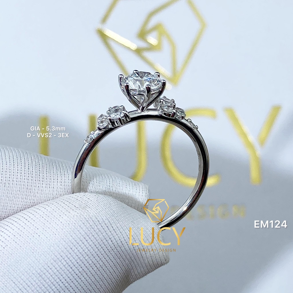 EM124 - Nhẫn cầu hôn, round cut, 5.3mm - Lucy Jewelry