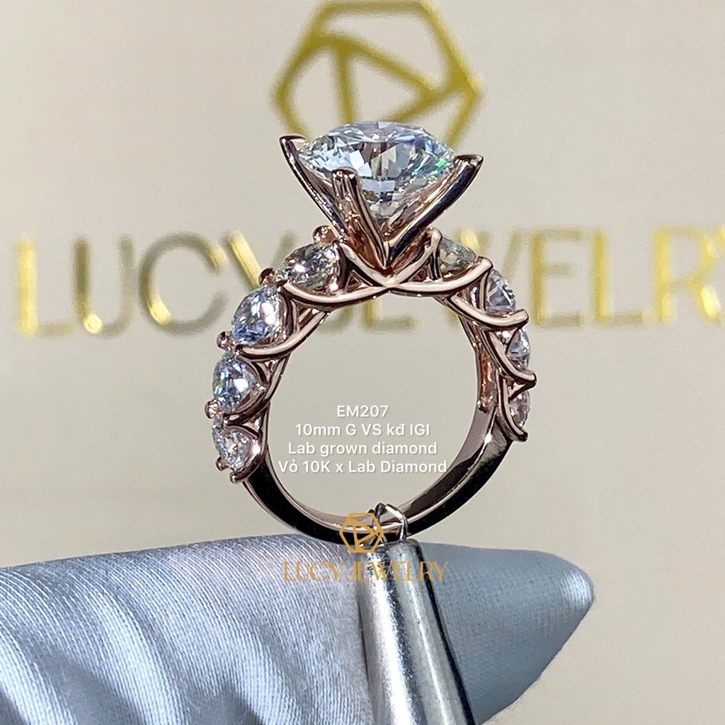 EM207 - Nhẫn cầu hôn, round cut, 10mm - Lucy Jewelry