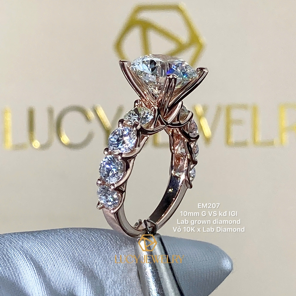 EM207 - Nhẫn cầu hôn, round cut, 10mm - Lucy Jewelry