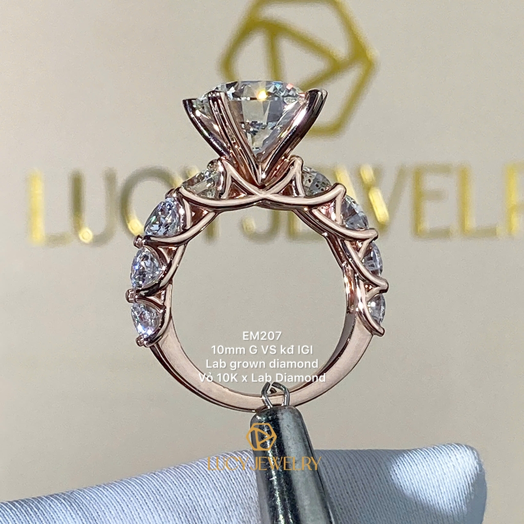 EM207 - Nhẫn cầu hôn, round cut, 10mm - Lucy Jewelry