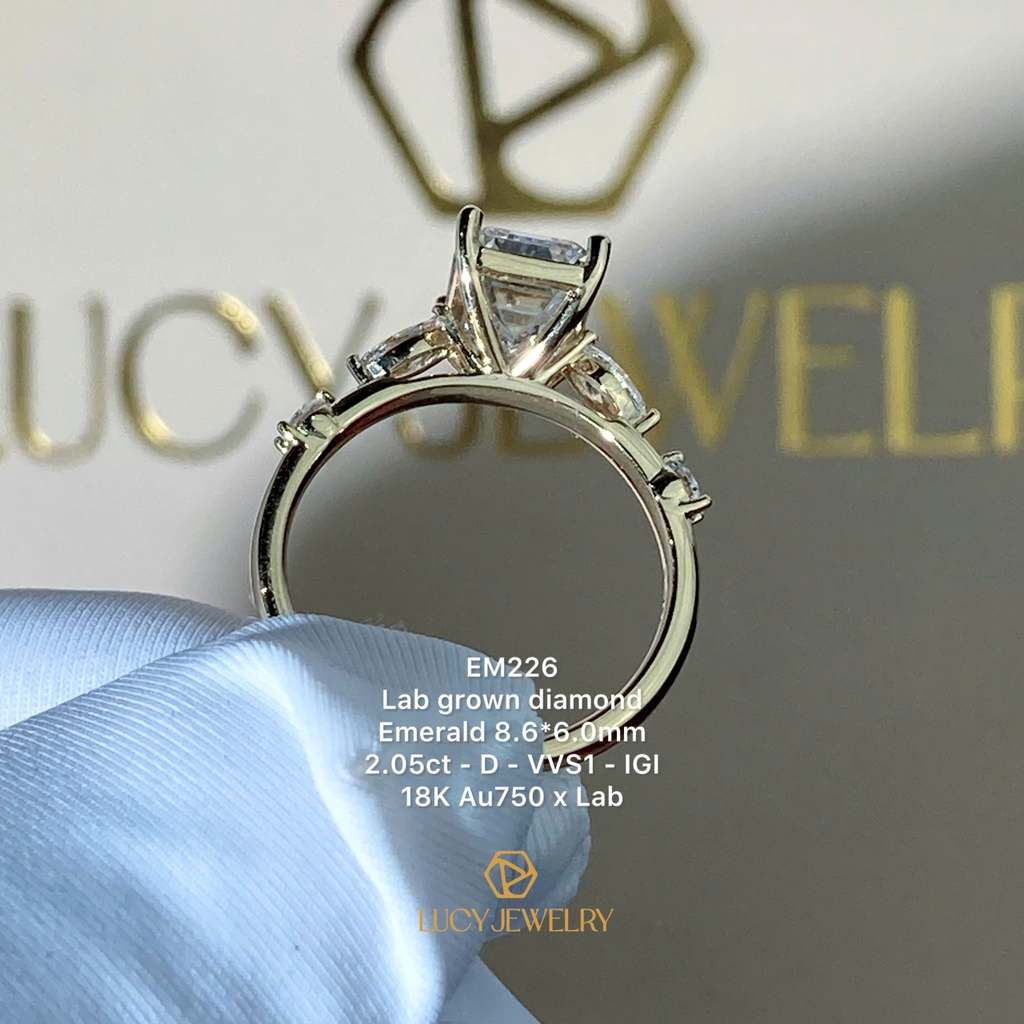 EM226 - Nhẫn cầu hôn, emerald cut, 2.0 carat - Lucy Jewelry