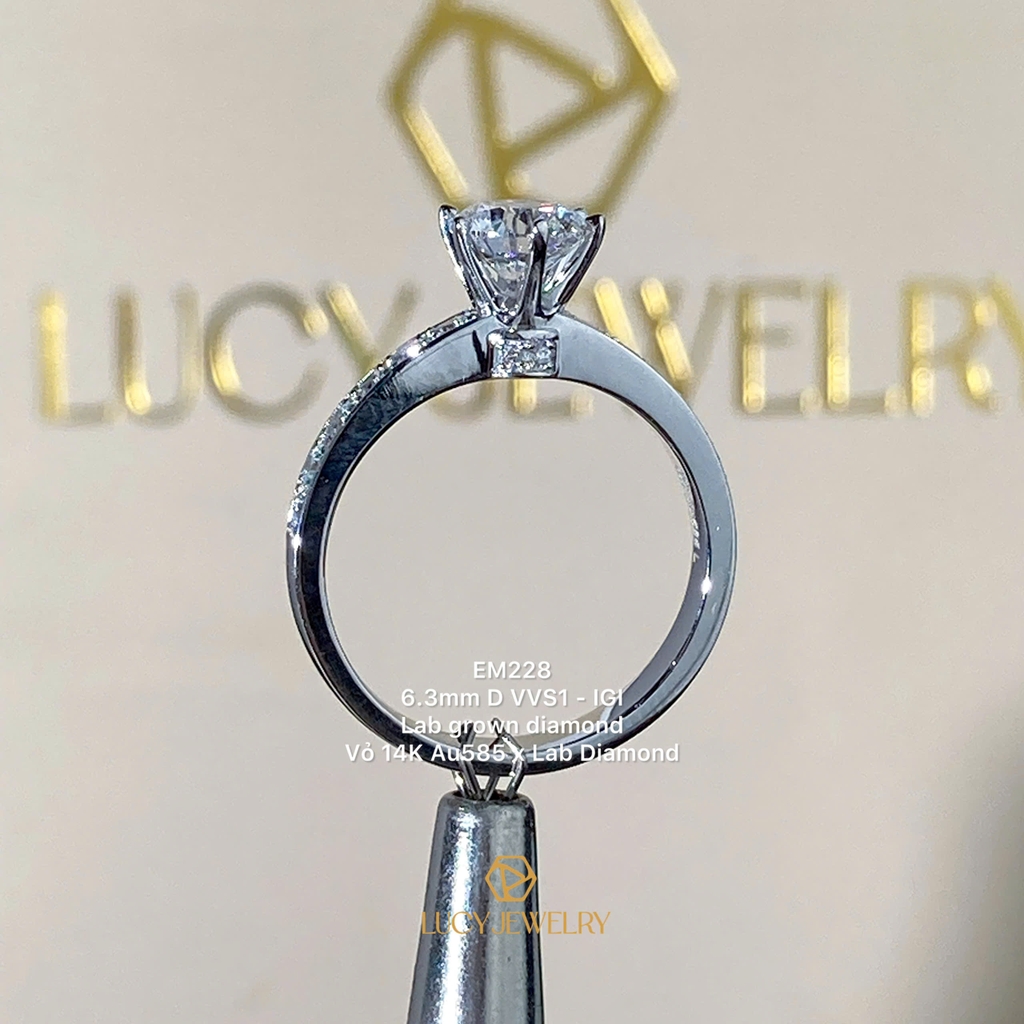 EM228 - Nhẫn cầu hôn, round cut, 6.3mm - Lucy Jewelry