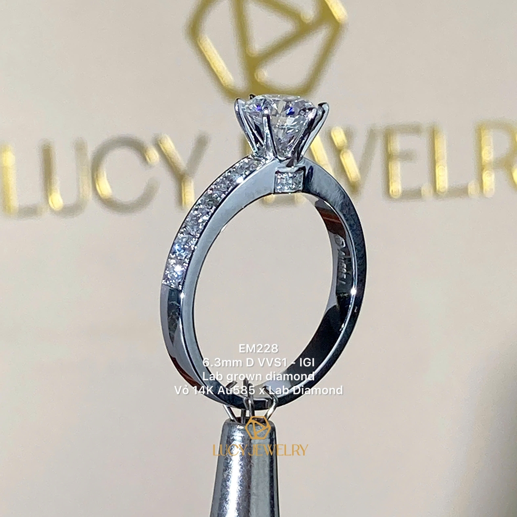 EM228 - Nhẫn cầu hôn, round cut, 6.3mm - Lucy Jewelry