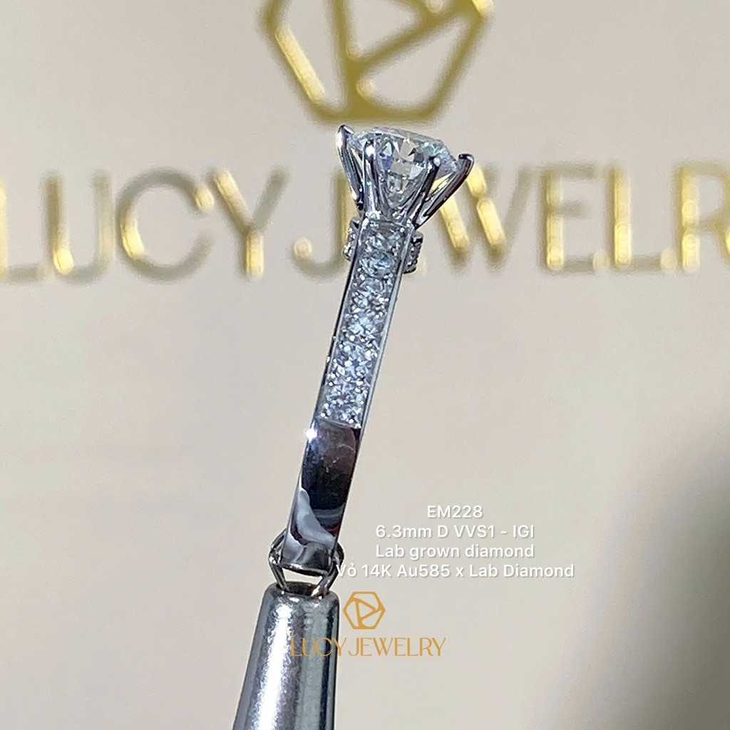 EM228 - Nhẫn cầu hôn, round cut, 6.3mm - Lucy Jewelry