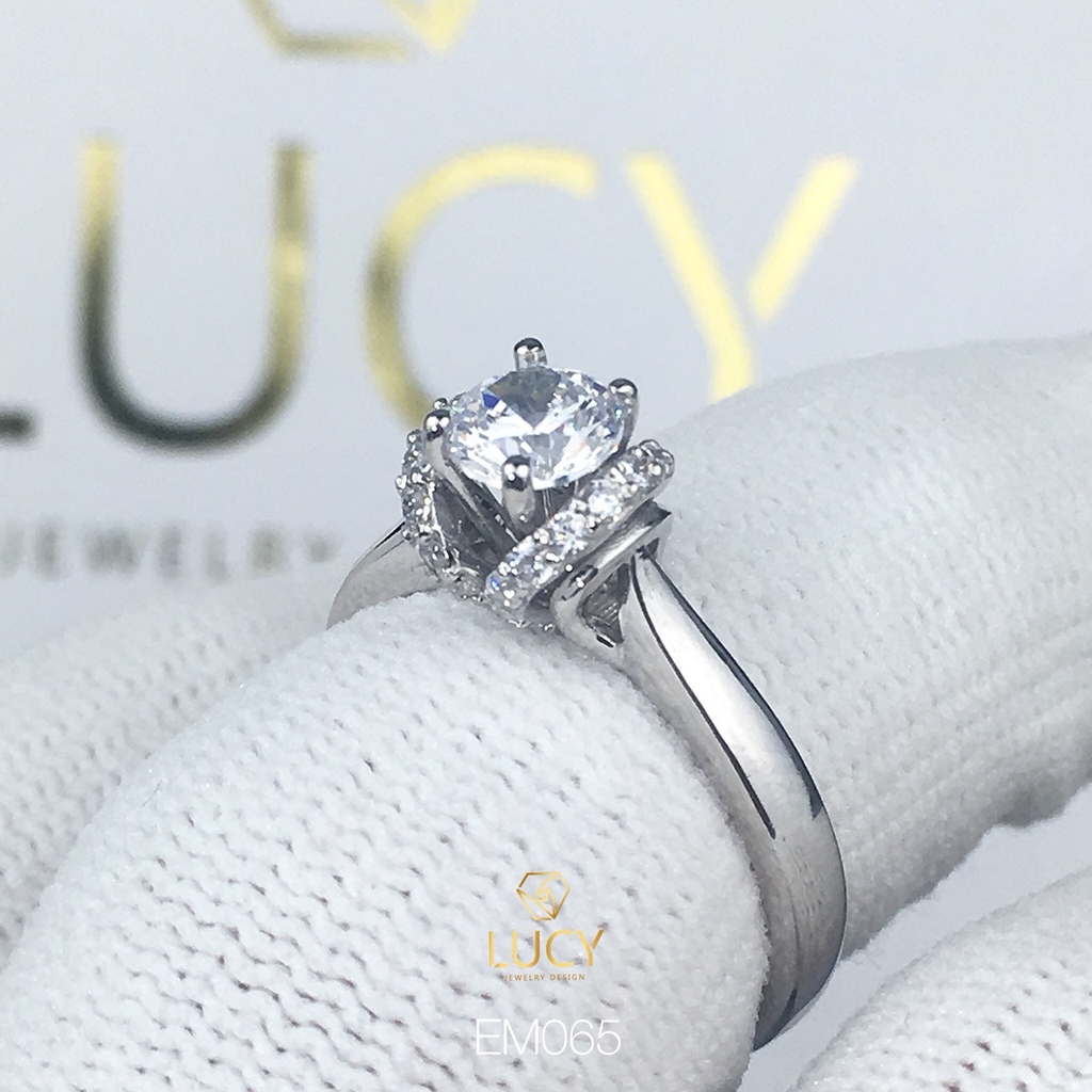 EM065 Nhẫn nữ vàng, nhẫn ổ kim cương 4.5mm, nhẫn nữ thiết kế, nhẫn cầu hôn, nhẫn đính hôn - Lucy Jewelry