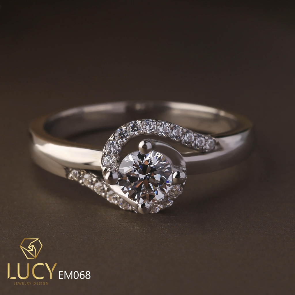 EM068 Nhẫn nữ vàng, nhẫn ổ kim cương 4.5mm, nhẫn nữ thiết kế, nhẫn cầu hôn, nhẫn đính hôn - Lucy Jewelry