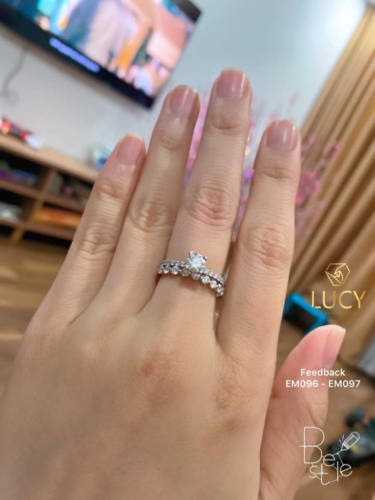 EM096 Nhẫn cầu hôn đính hôn, nhẫn vàng nữ, nhẫn ổ kim cương 5.2mm - Lucy Jewelry