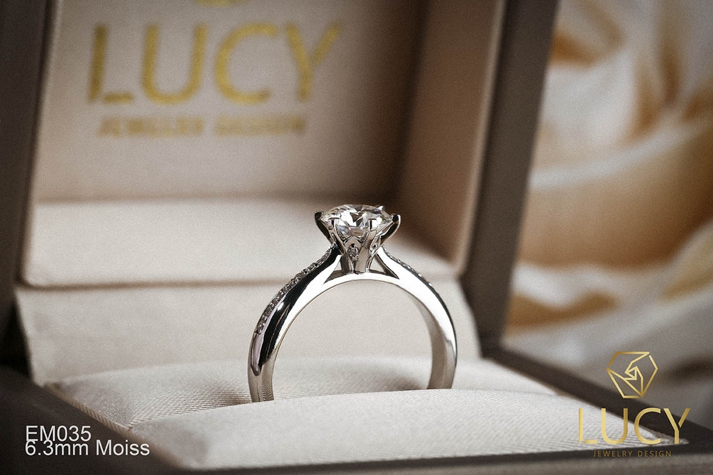 EM035-6.3mm Nhẫn nữ thiết kế, nhẫn ổ kim cương 6.3mm, nhẫn cầu hôn, nhẫn đính hôn, nhẫn nữ vàng - Lucy Jewelry