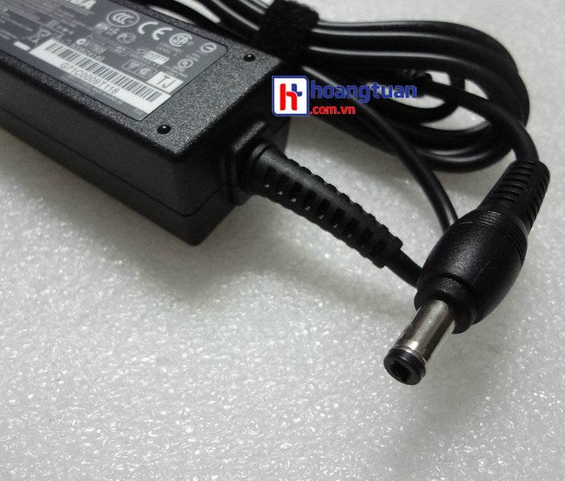 Adapter toshiba 19v- 2.37A