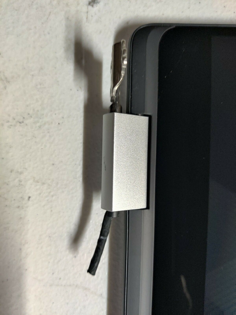 Thay màn hình cảm ứng Dell XPS 15 9575