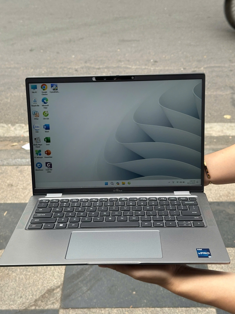 Laptop Dell Latitude 7440 Core i7-1355U Gen 13 | RAM 16GB SSD 256GB