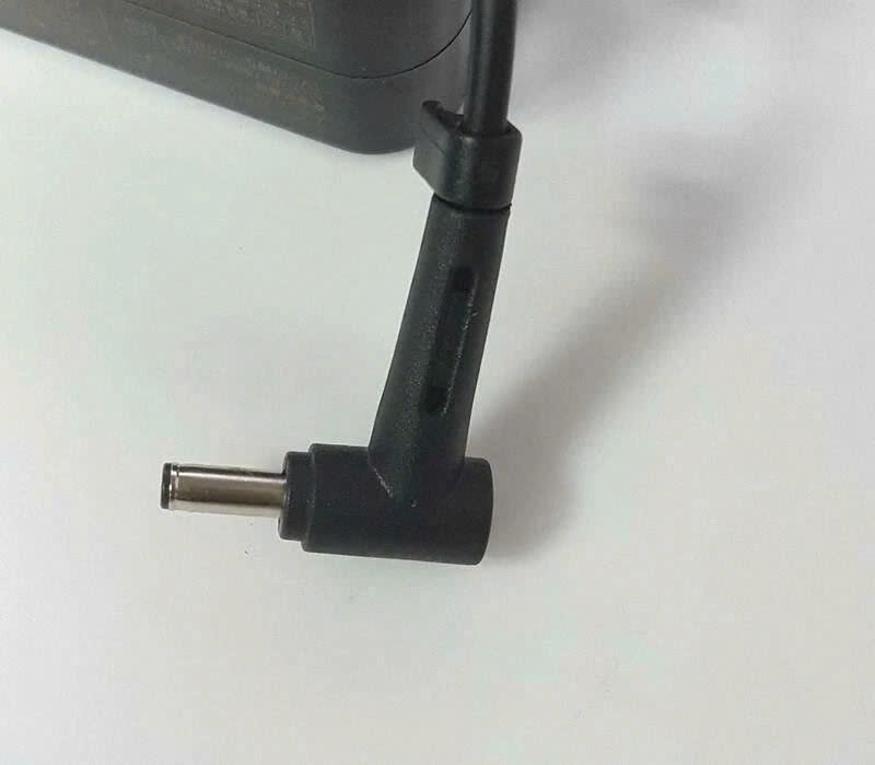 Adapter Asus 19V - 2.37A 1.35mm