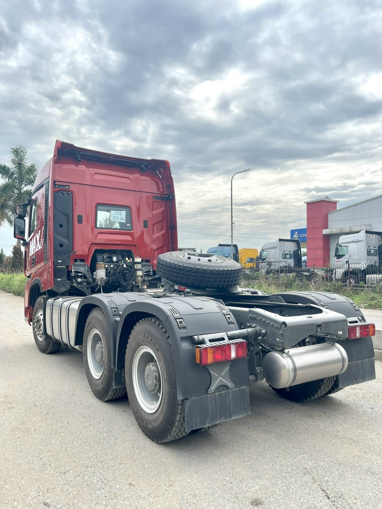 Đầu kéo Iveco Hongyan 390HP cầu dầu